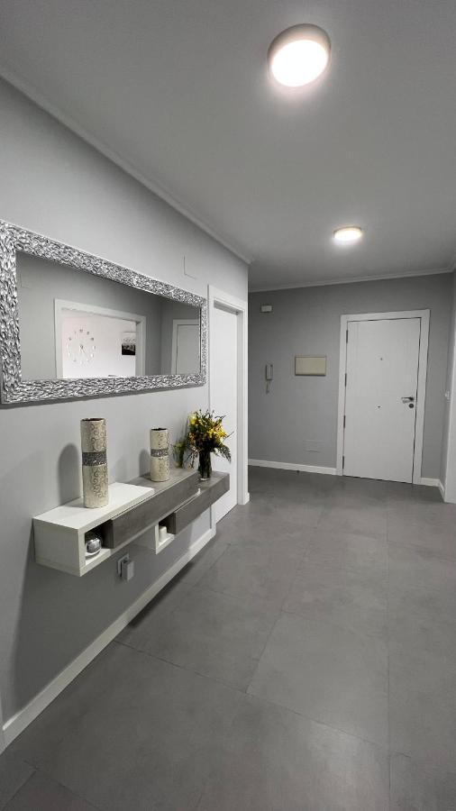 Apartamentos Maria De Lucia-Piso 2º Arou 외부 사진
