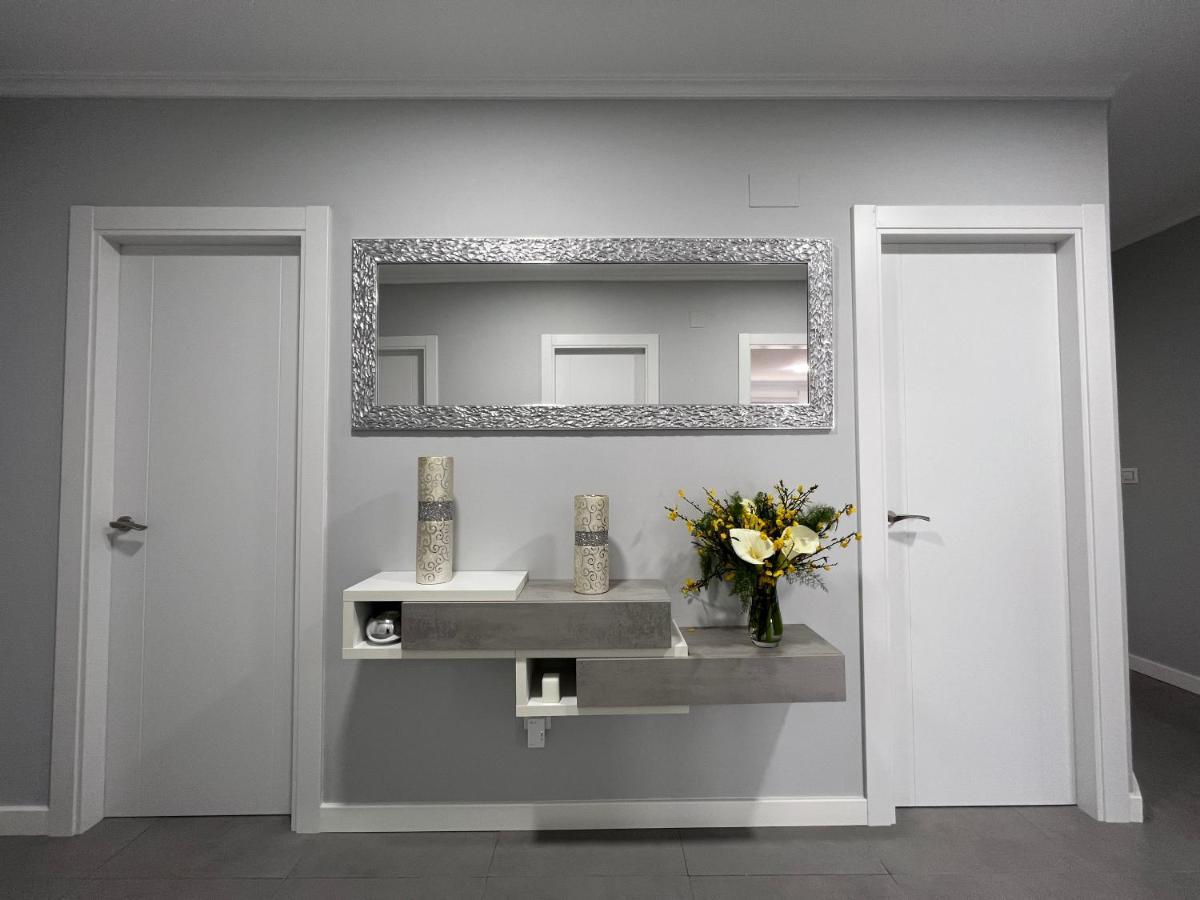 Apartamentos Maria De Lucia-Piso 2º Arou 외부 사진
