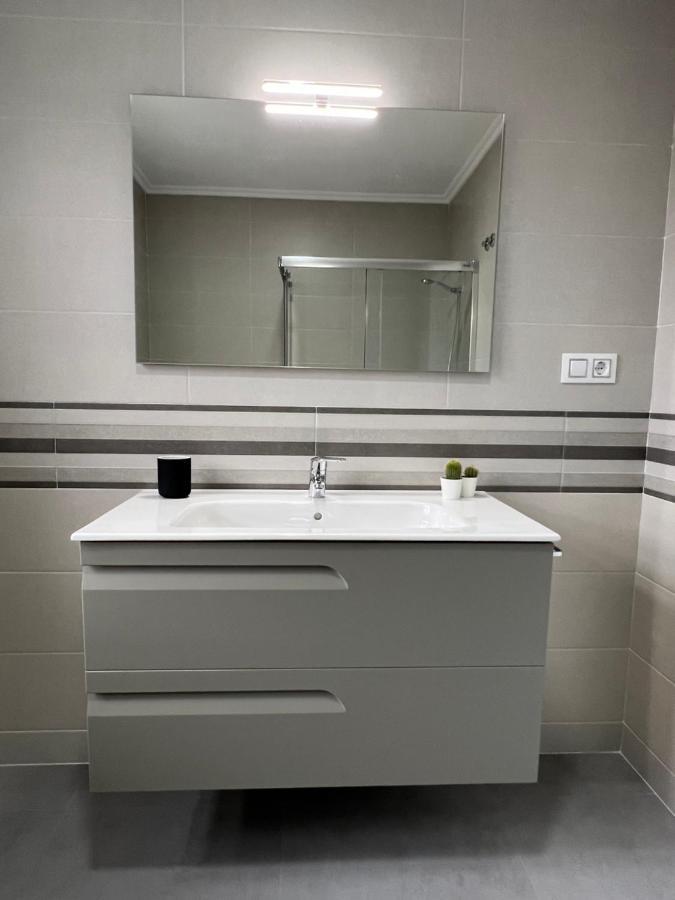 Apartamentos Maria De Lucia-Piso 2º Arou 외부 사진